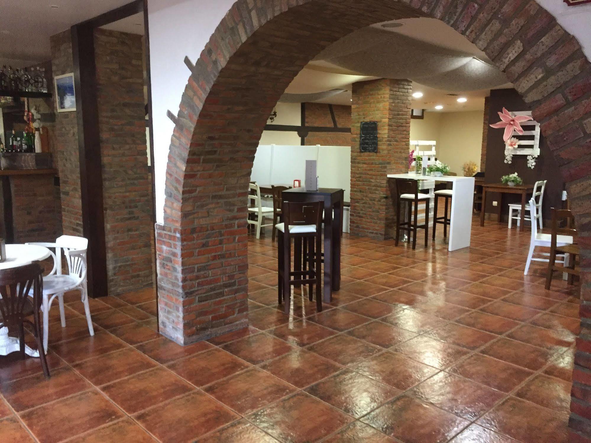 Hotel Marfrei Hinojedo Exterior photo